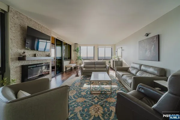 $6,000 | 200 Winston Drive, Unit 2319, Cliffside Park, NJ 07010