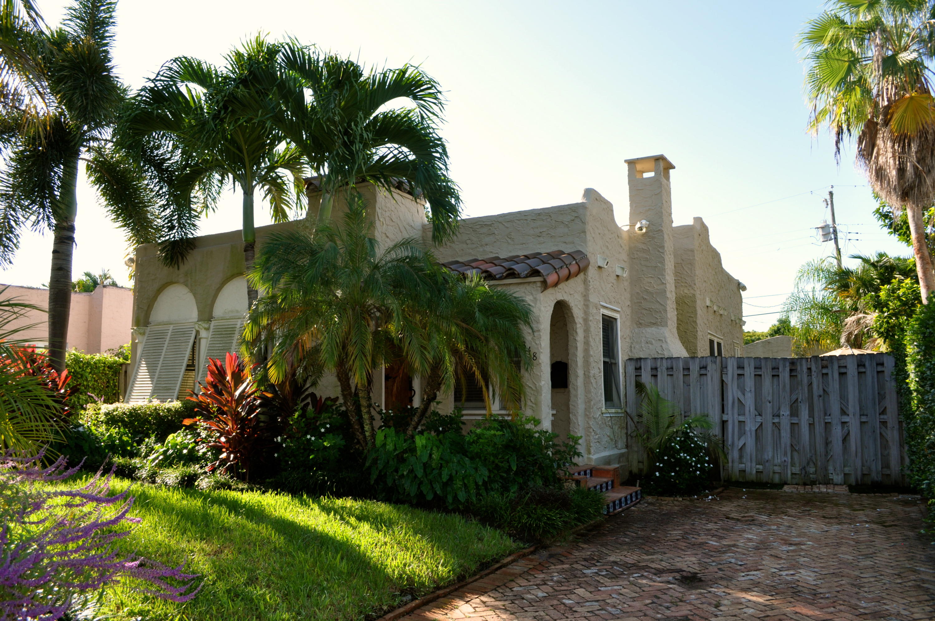 348 Plymouth Road West Palm Beach, FL 33405 - Photo 1 of 36 Front of the House