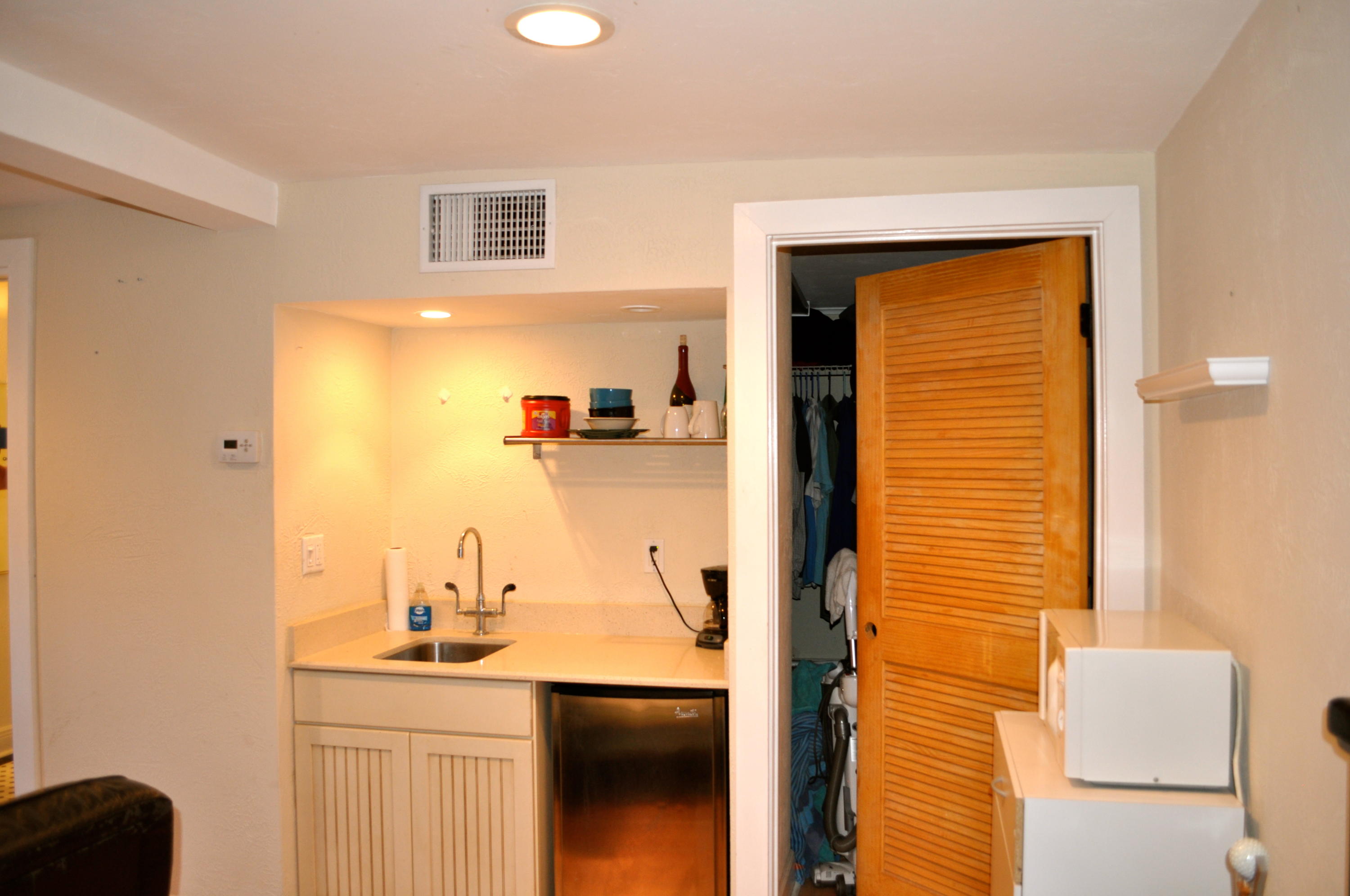348 Plymouth Road West Palm Beach, FL 33405 - Photo 32 of 36 Guest Cottage