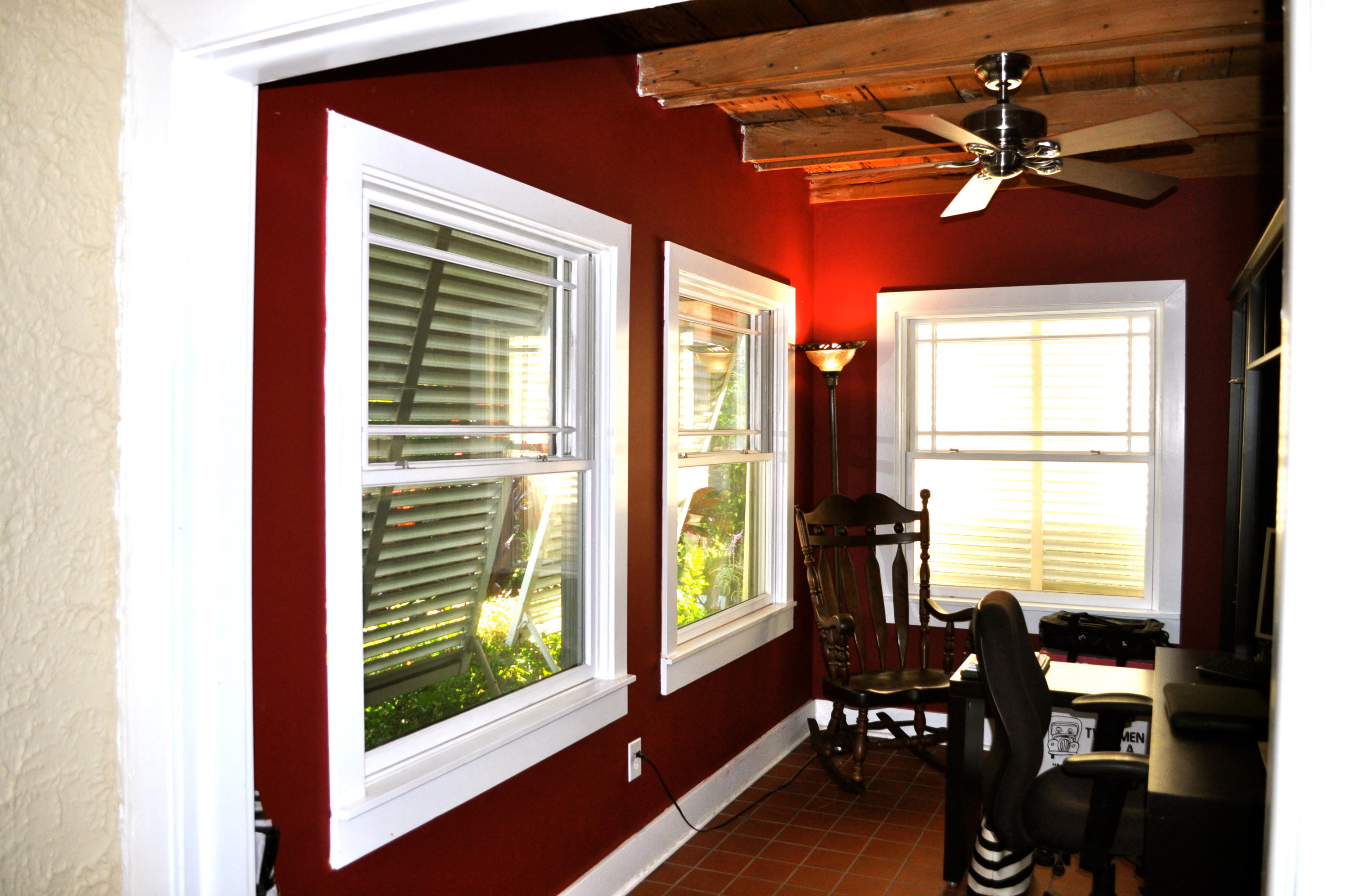 348 Plymouth Road West Palm Beach, FL 33405 - Photo 6 of 36 Den/Office Area