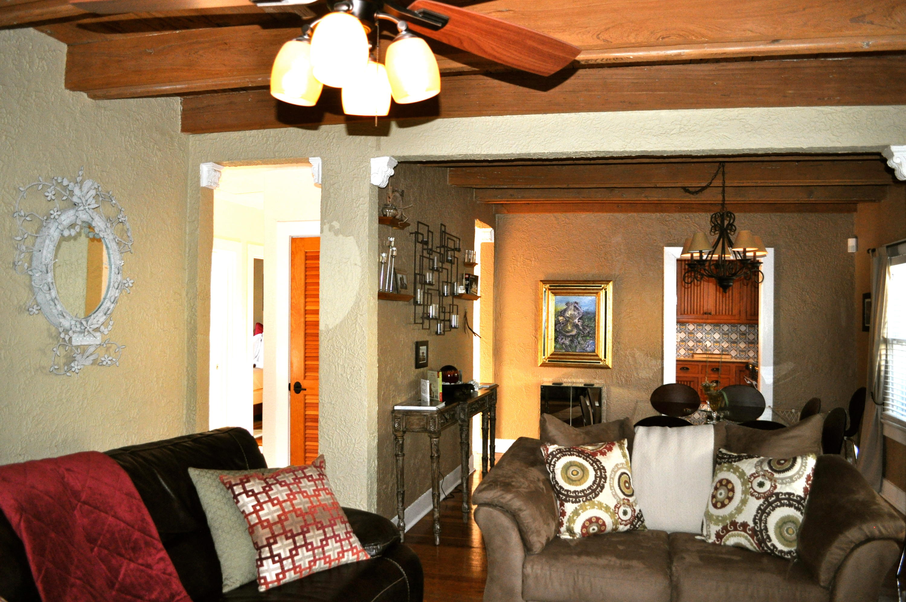 348 Plymouth Road West Palm Beach, FL 33405 - Photo 8 of 36 Living Room