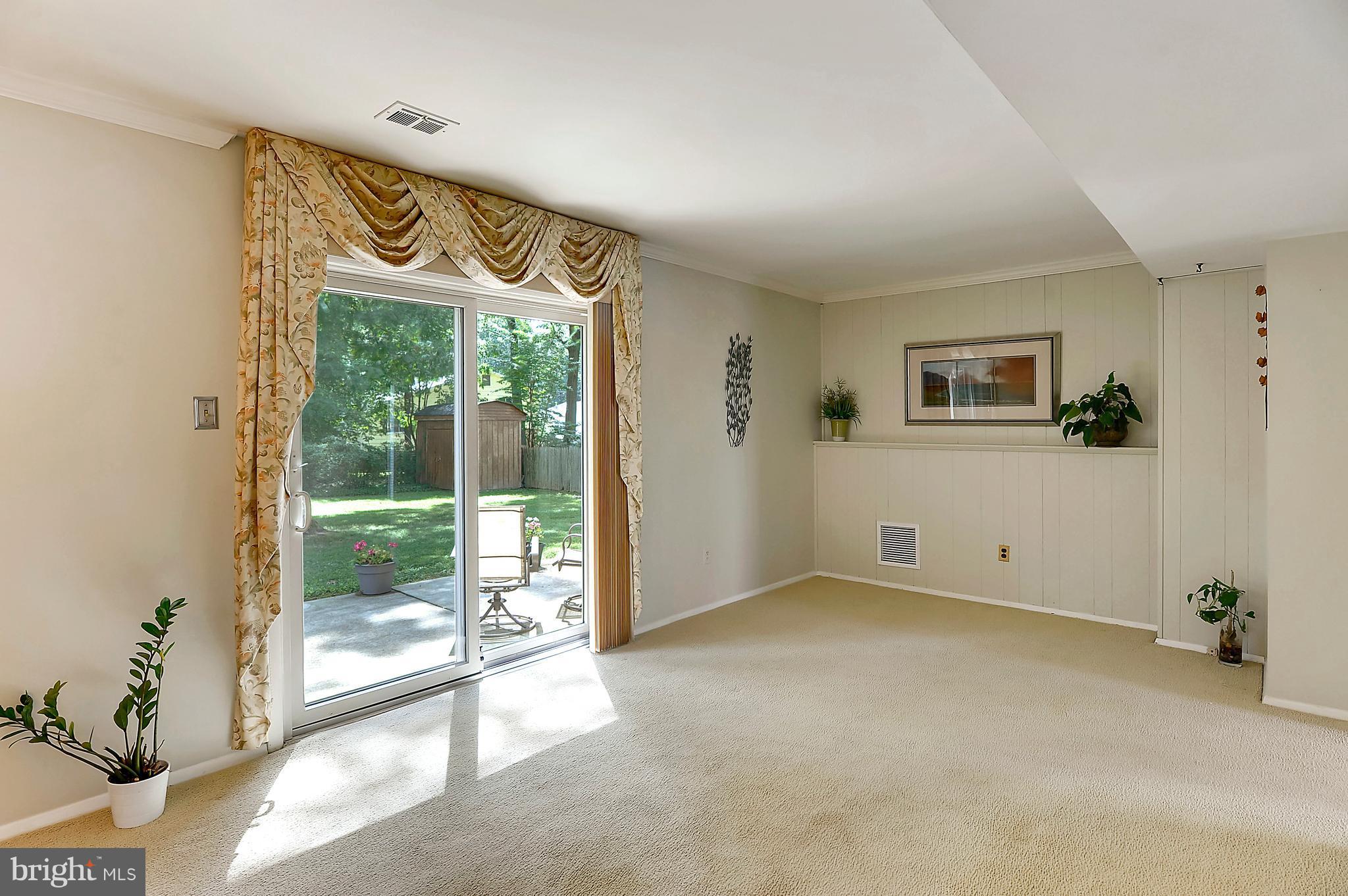 2009 Pelden Road Hyattsville, MD 20783 - Photo 11 of 30 Main Level Living/Dining Area
