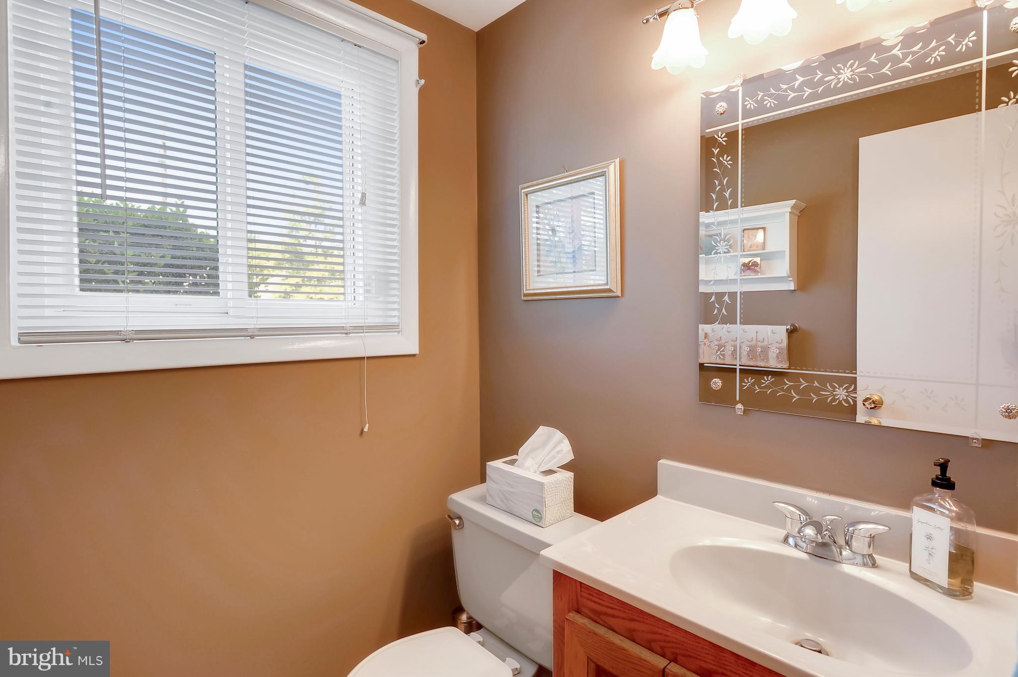 2009 Pelden Road Hyattsville, MD 20783 - Photo 13 of 30 Main Level Powder Room