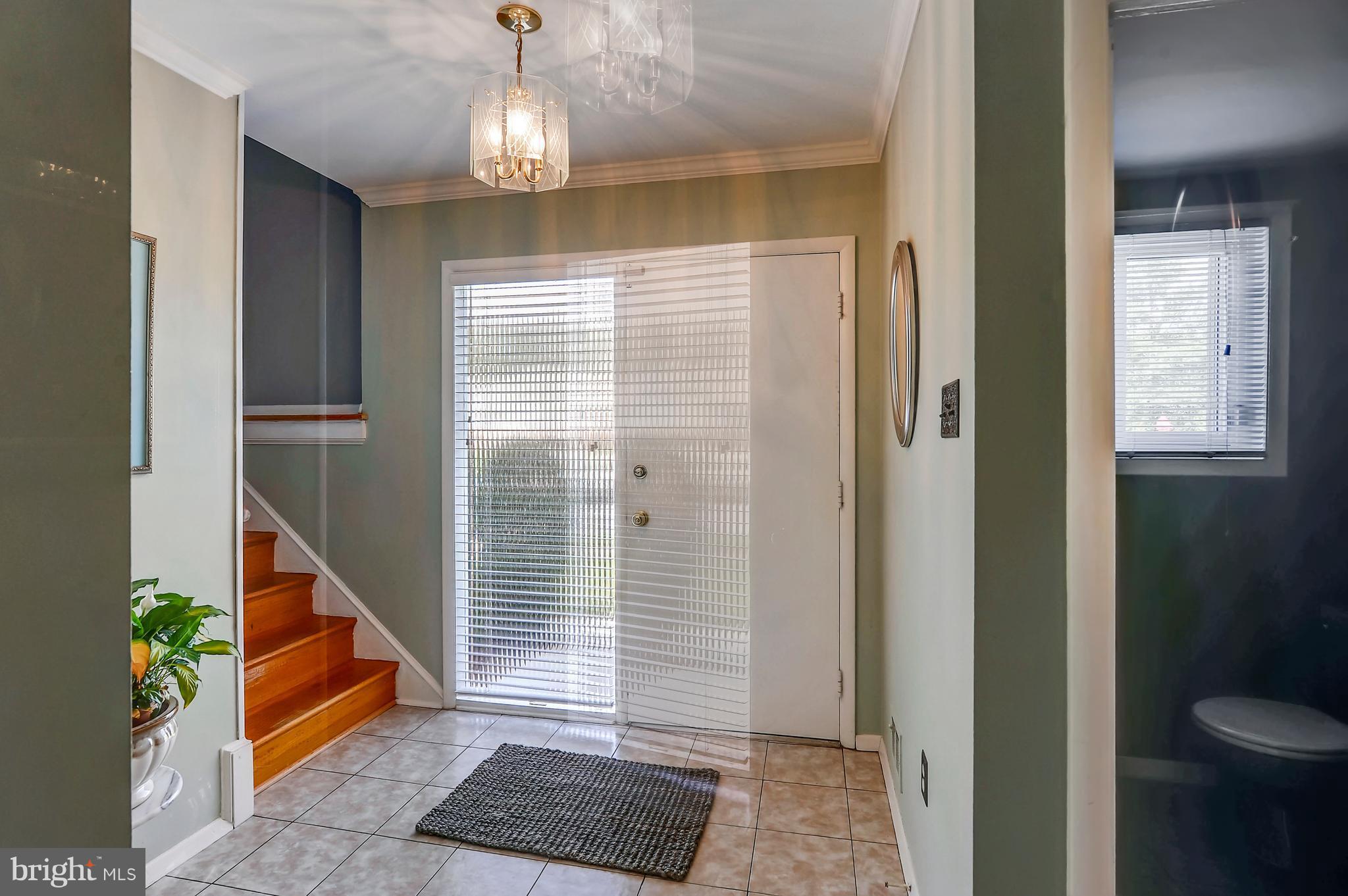 2009 Pelden Road Hyattsville, MD 20783 - Photo 5 of 30 Main Level Entry