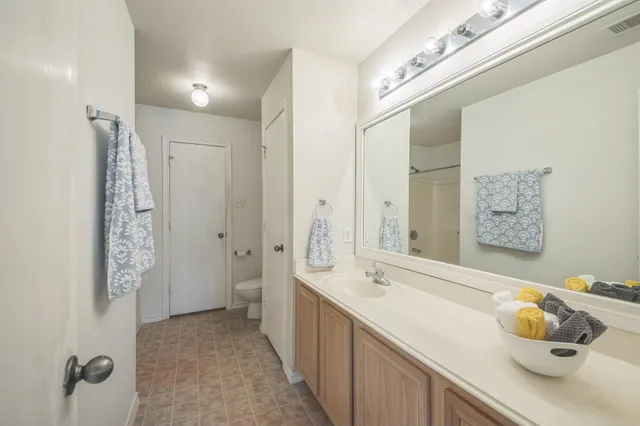 $1,870 | 5751 Wandering Creek Drive, Richmond, TX 77469