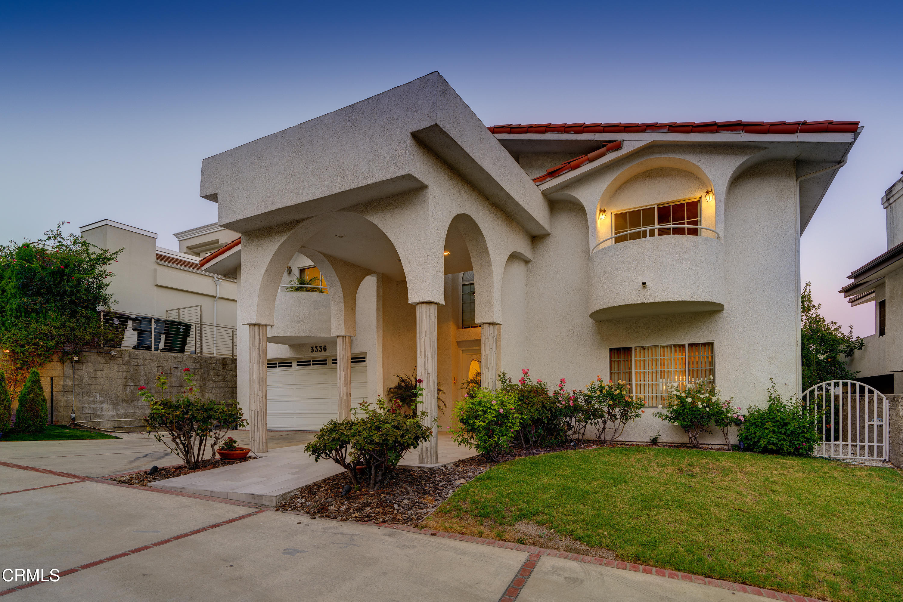 3336 Stephens Circle Glendale, CA 91208 - Photo 2 of 74 a front view of a house with garden