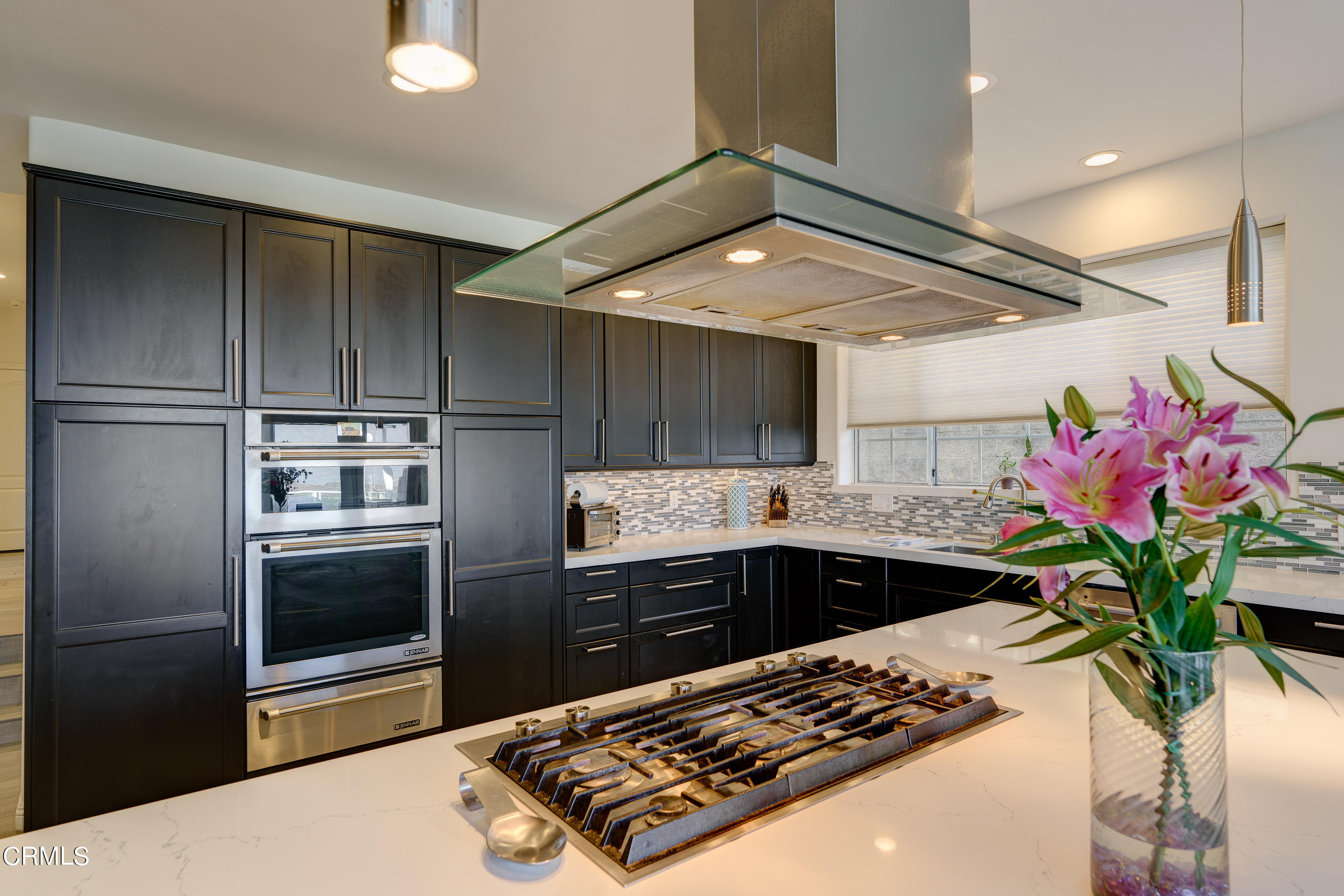 3336 Stephens Circle Glendale, CA 91208 - Photo 35 of 74 a kitchen with a refrigerator and a stove