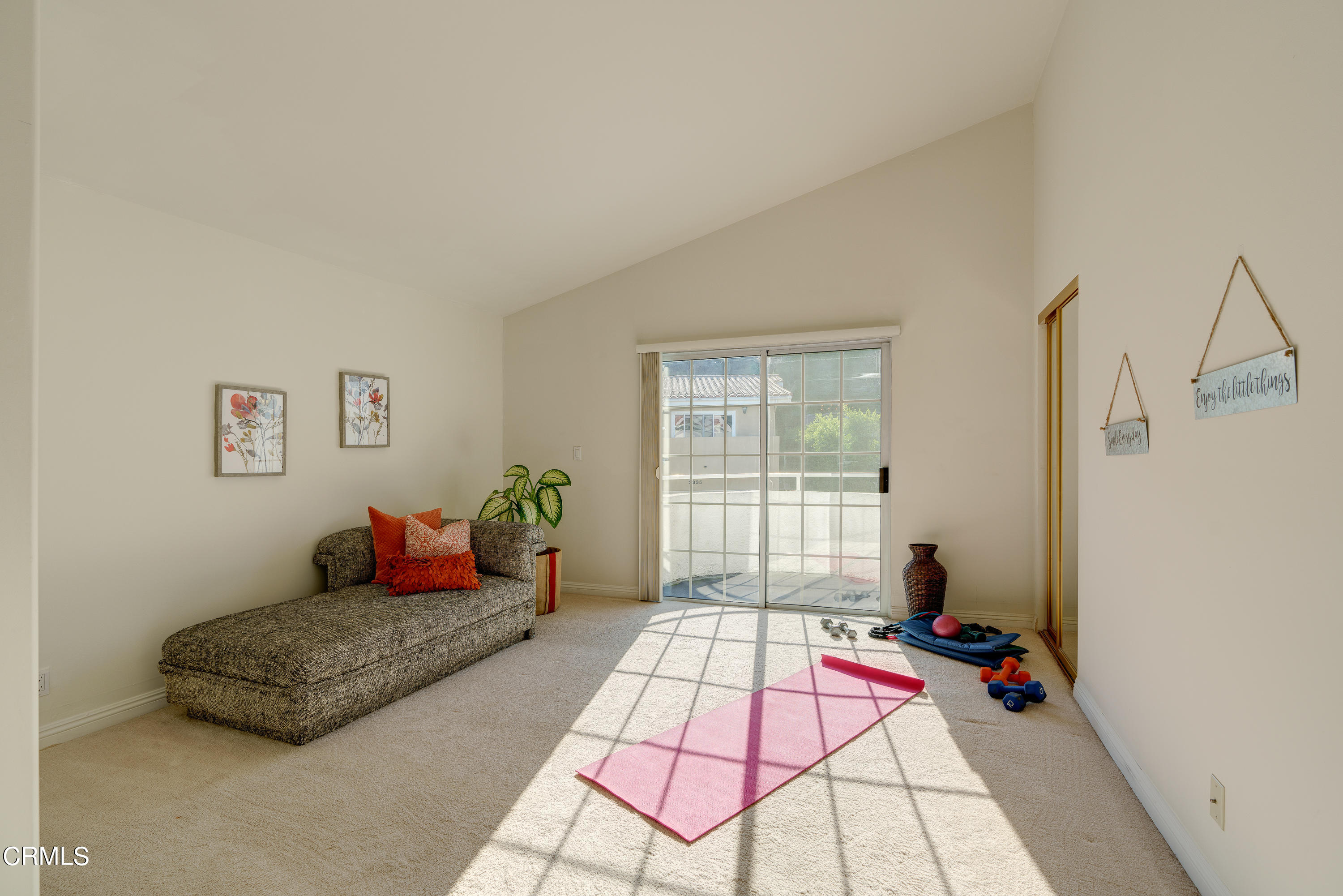 3336 Stephens Circle Glendale, CA 91208 - Photo 61 of 74 a bedroom with a bed and a window