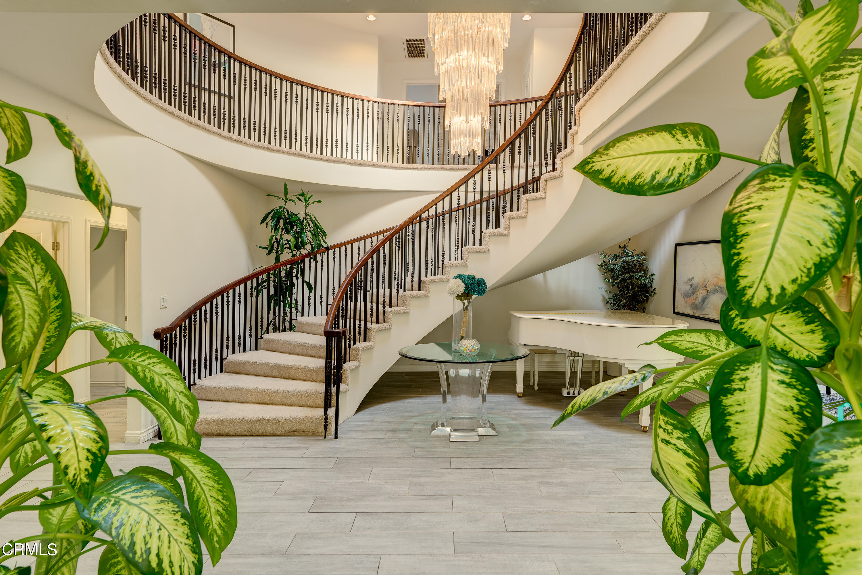 3336 Stephens Circle Glendale, CA 91208 - Photo 7 of 74 a view of entryway with a front door