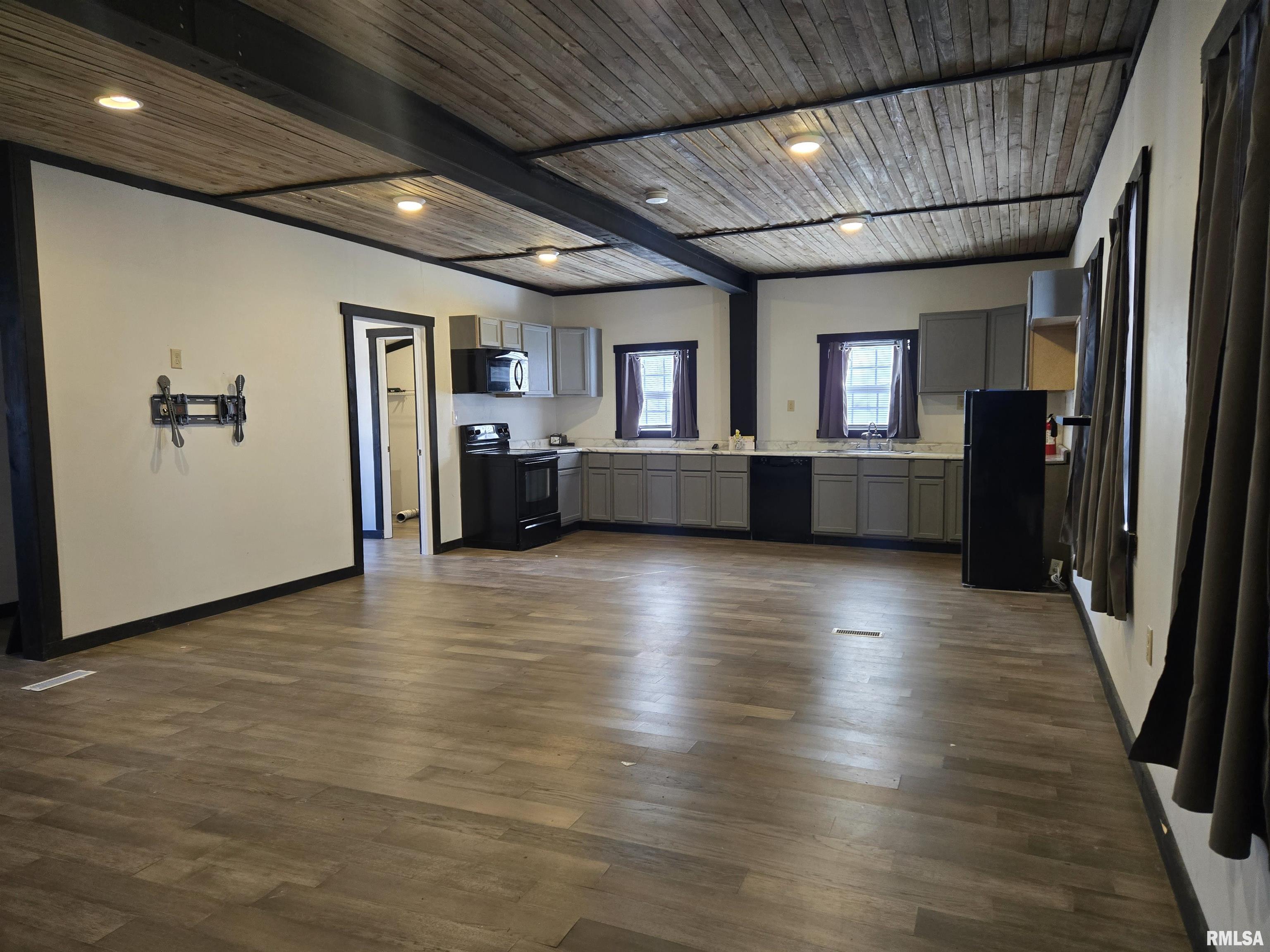 310 North Scofield Street Carthage, IL 62321 - Photo 3 of 17