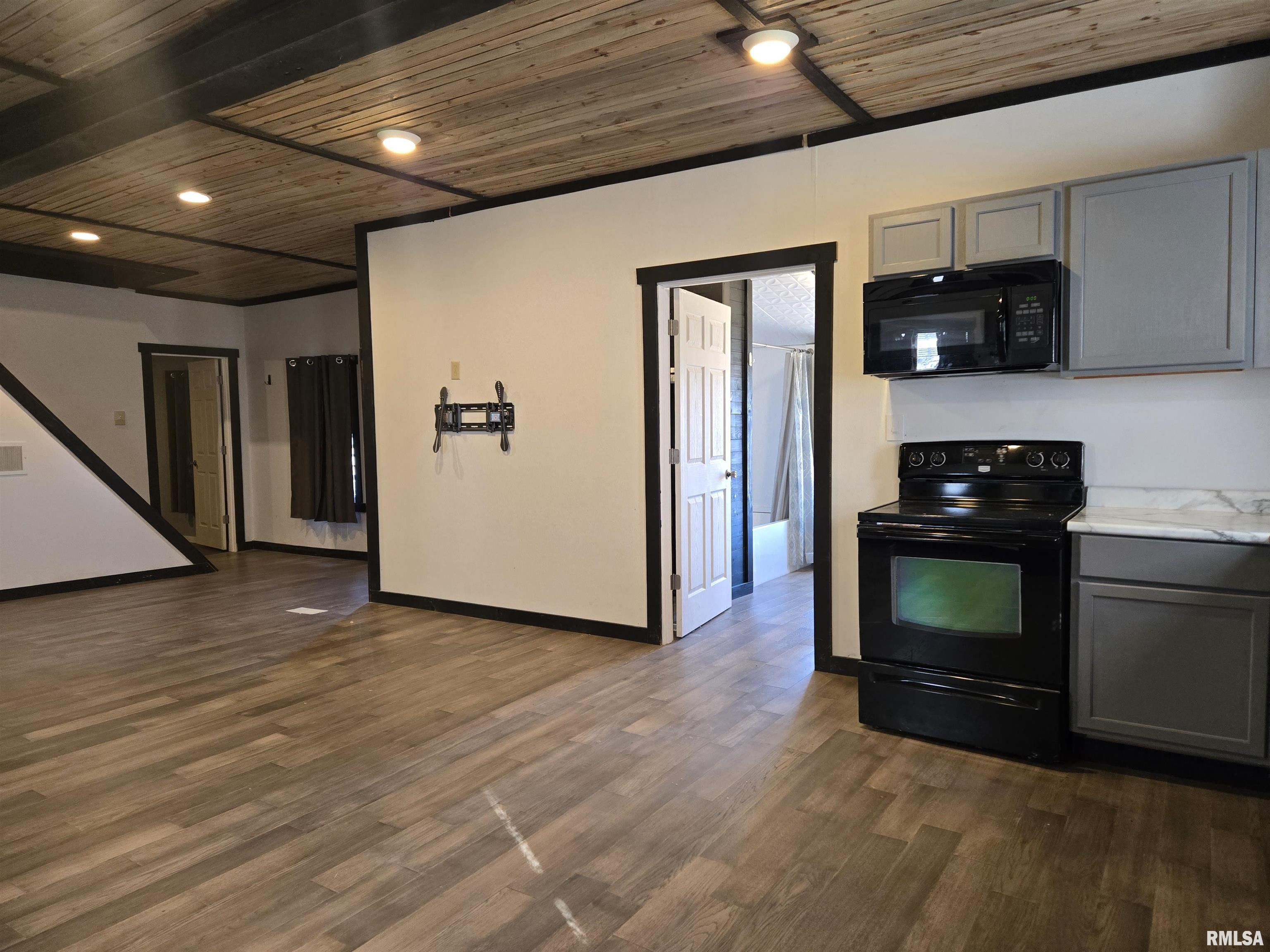 310 North Scofield Street Carthage, IL 62321 - Photo 9 of 17