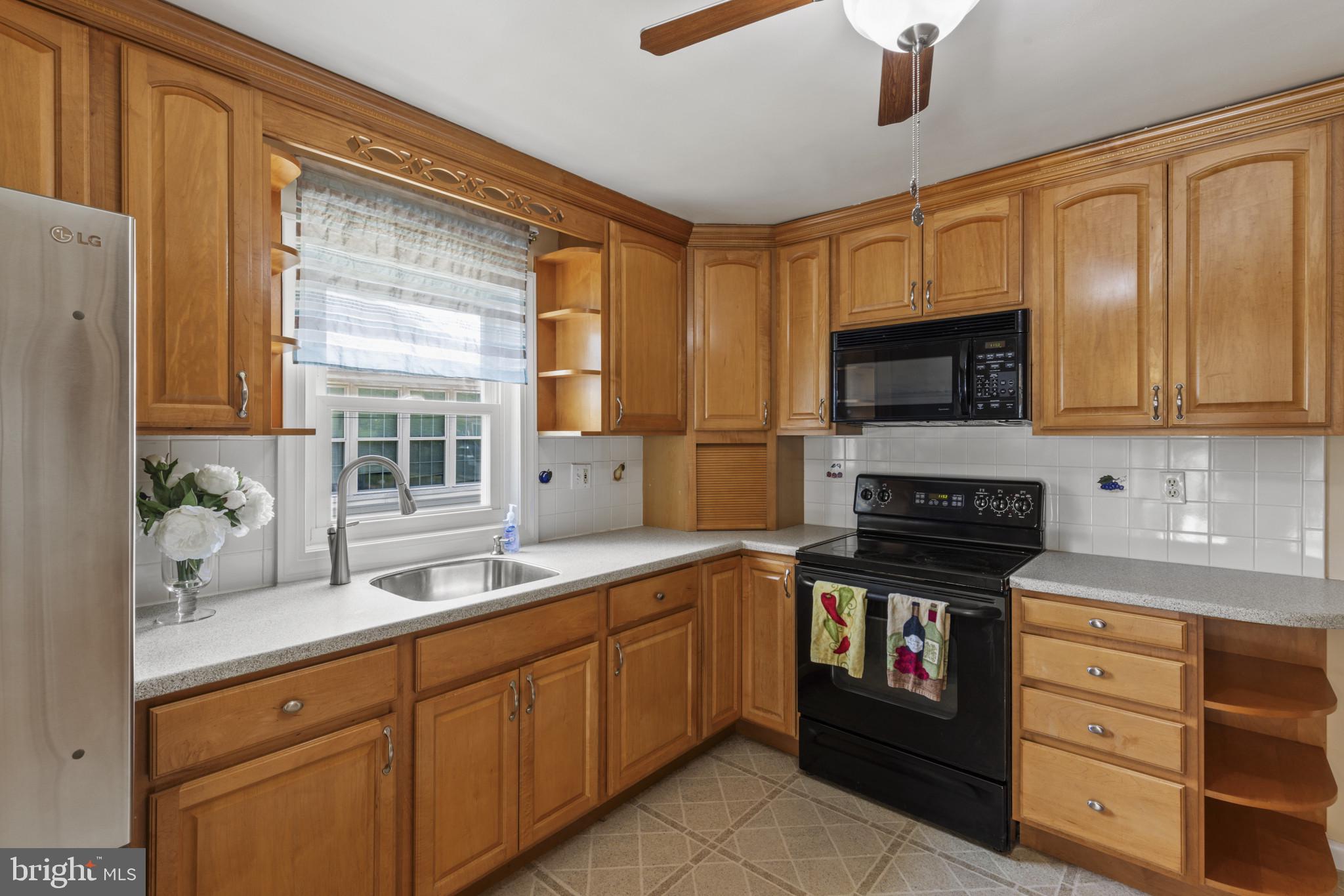 245 Carvel Road Pasadena, MD 21122 - Photo 7 of 26 Gallery Image 7