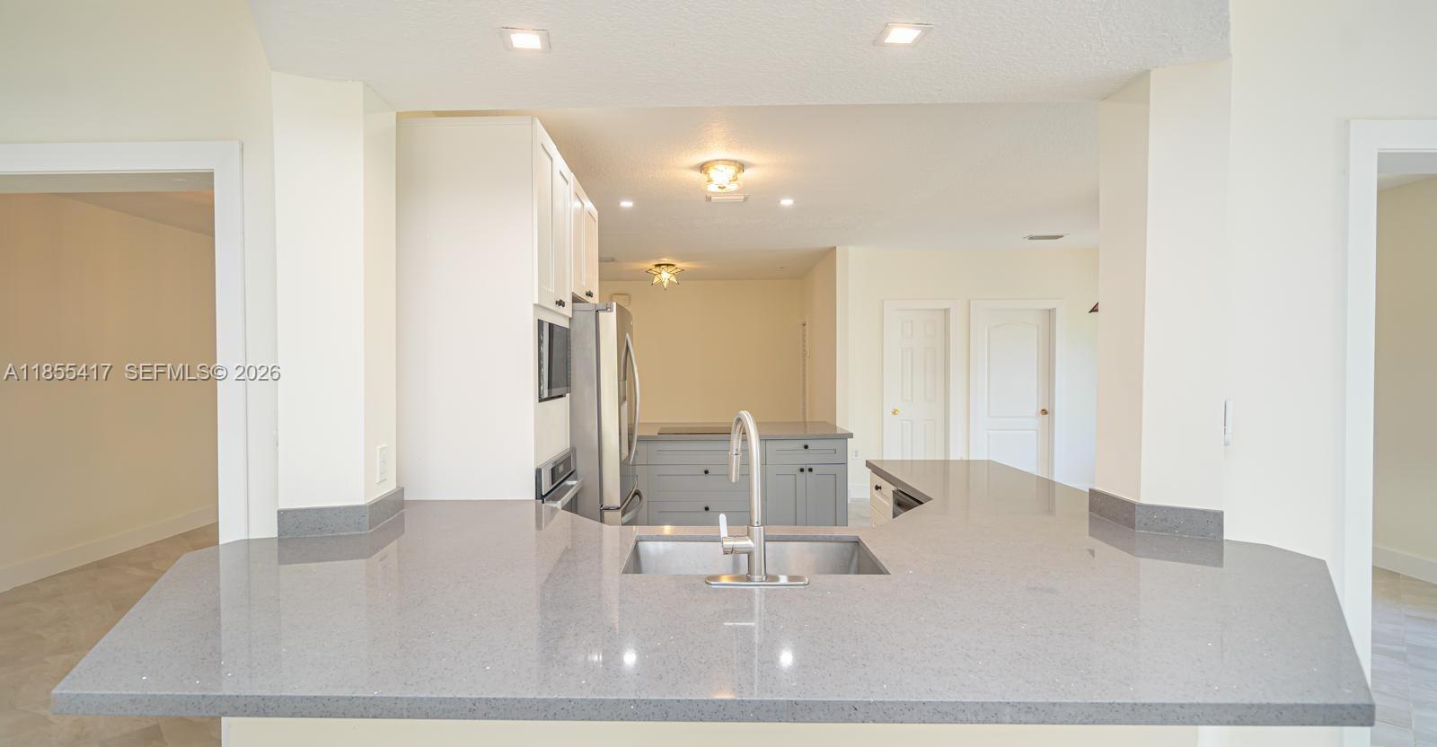 2810 Southwest 114th Avenue Miami, FL 33165 - Photo 17 of 62