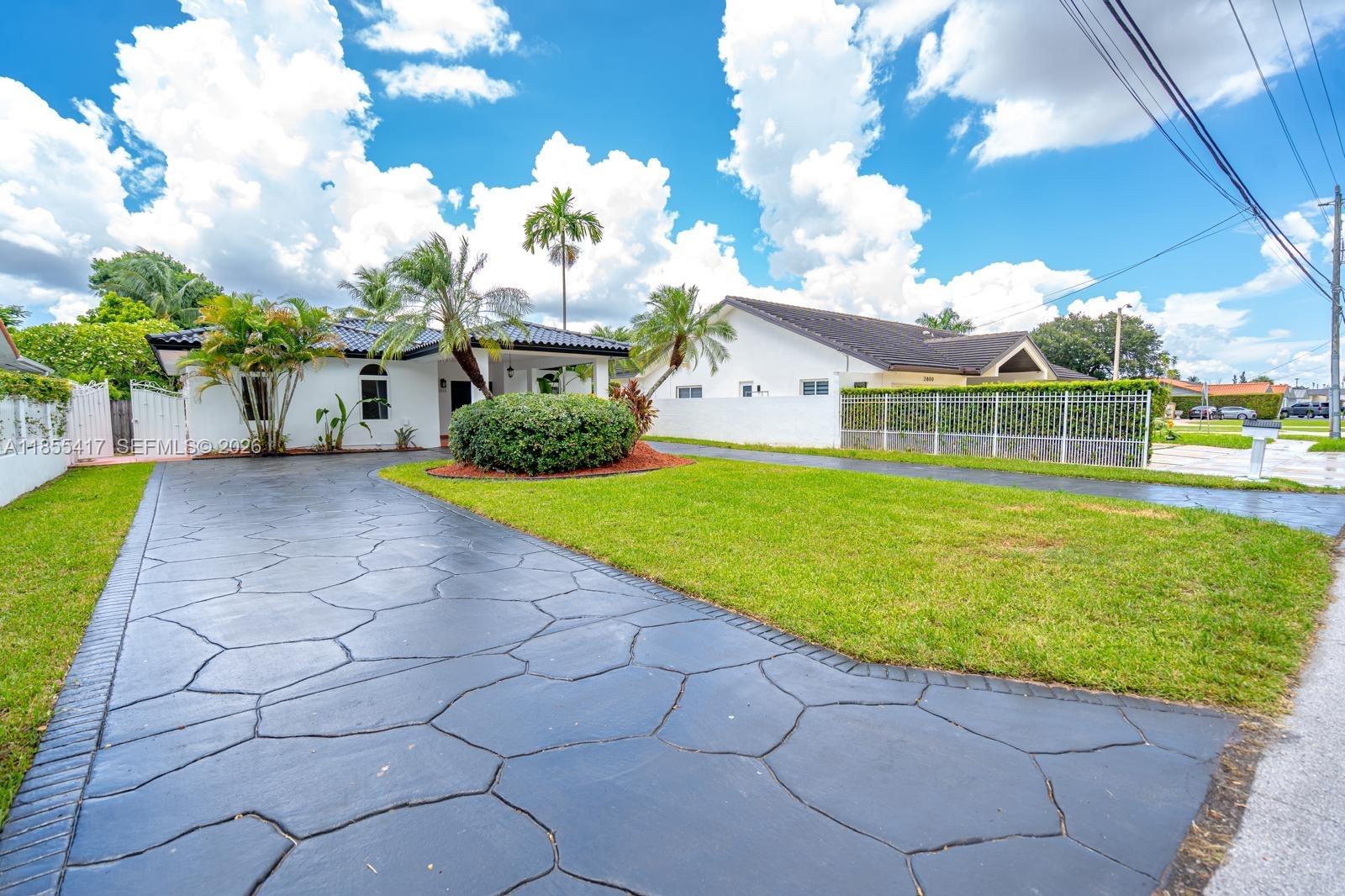 2810 Southwest 114th Avenue Miami, FL 33165 - Photo 3 of 62