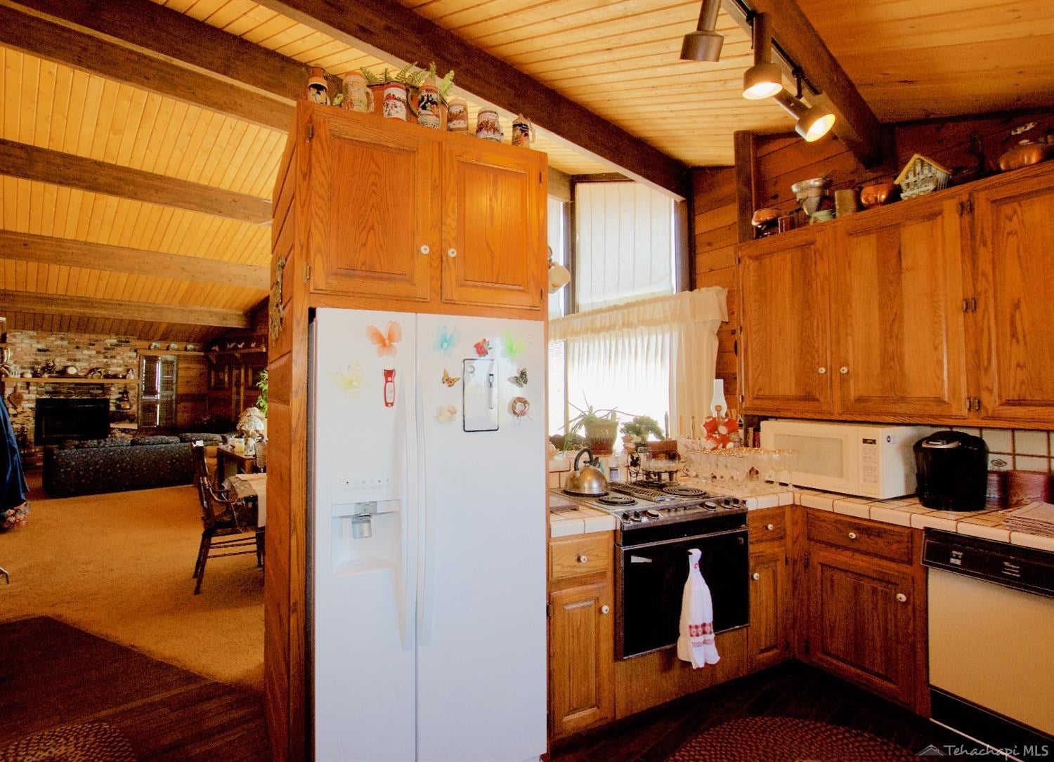 29600 Springwood Court Tehachapi, CA 93561 - Photo 9 of 42 Gallery Image 9