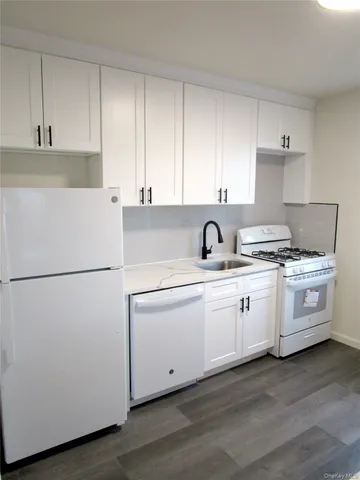 $159,000 | 255 Bronx River Road, Unit 7L, Yonkers, NY 10704