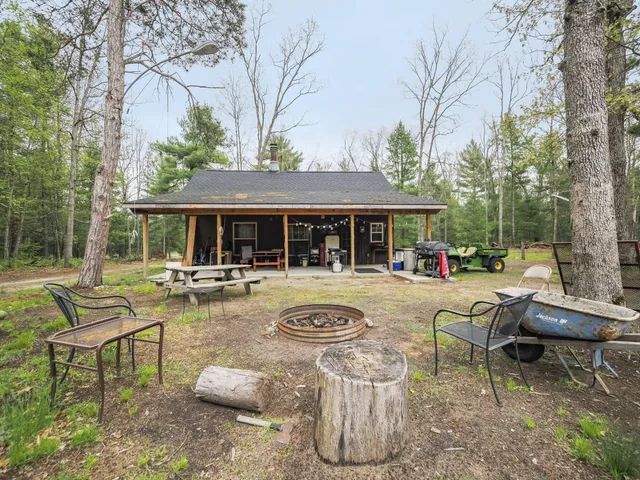 $479,900 | 250 North Warfield Road, Wellston, MI 49689