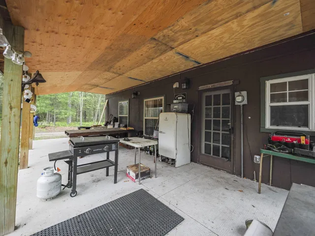 $479,900 | 250 North Warfield Road, Wellston, MI 49689