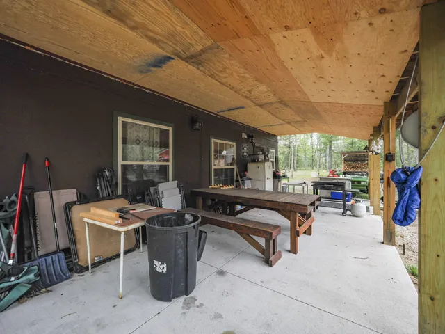 $479,900 | 250 North Warfield Road, Wellston, MI 49689