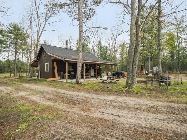 $479,900 | 250 North Warfield Road, Wellston, MI 49689