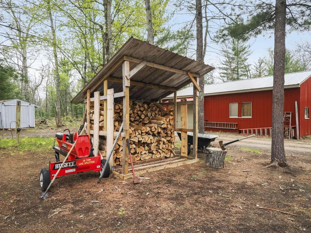 $479,900 | 250 North Warfield Road, Wellston, MI 49689