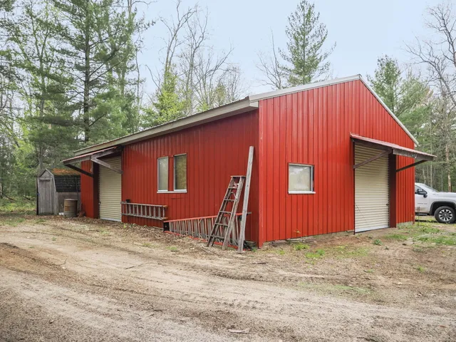 $479,900 | 250 North Warfield Road, Wellston, MI 49689