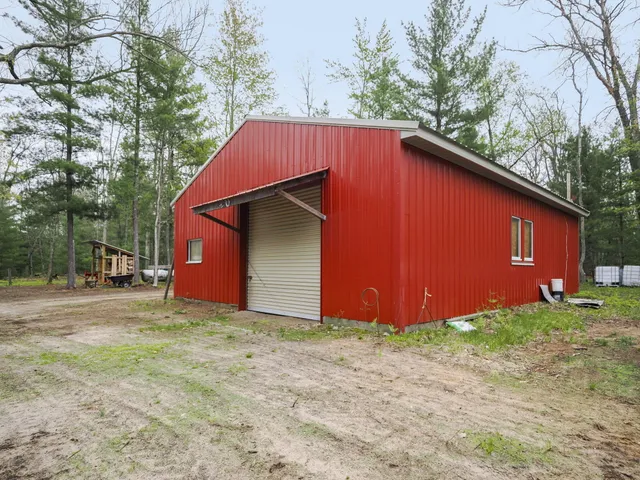 $479,900 | 250 North Warfield Road, Wellston, MI 49689