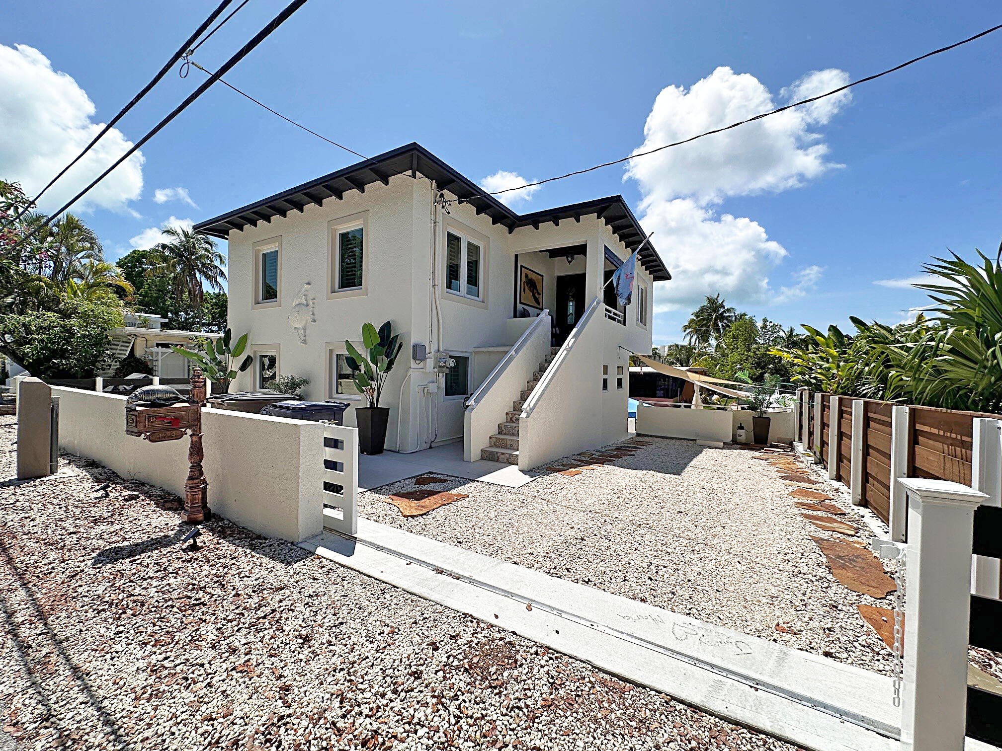 129 Pirates Drive Key Largo, FL 33037 - Photo 4 of 42 Front2
