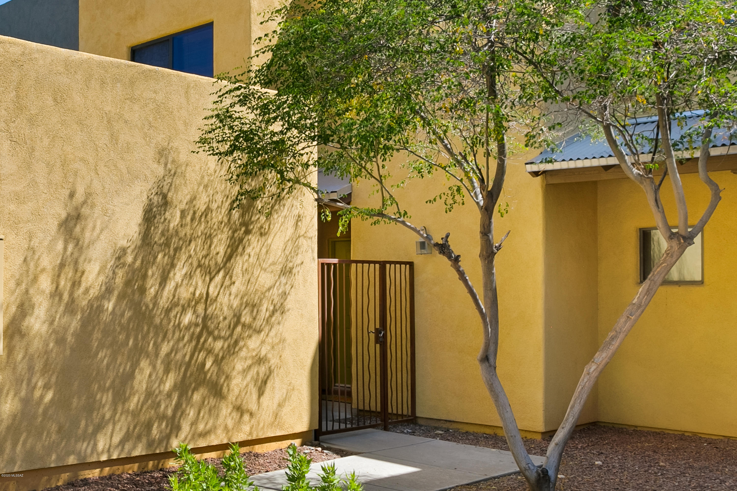4172 North Fortune Loop Tucson, AZ 85719 - Photo 2 of 20