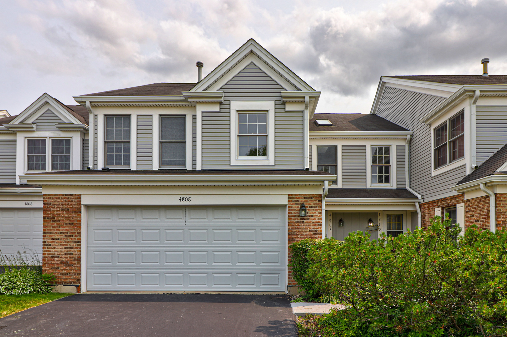 4808 Prestwick Place Hoffman Estates, IL 60010 - Photo 1 of 27