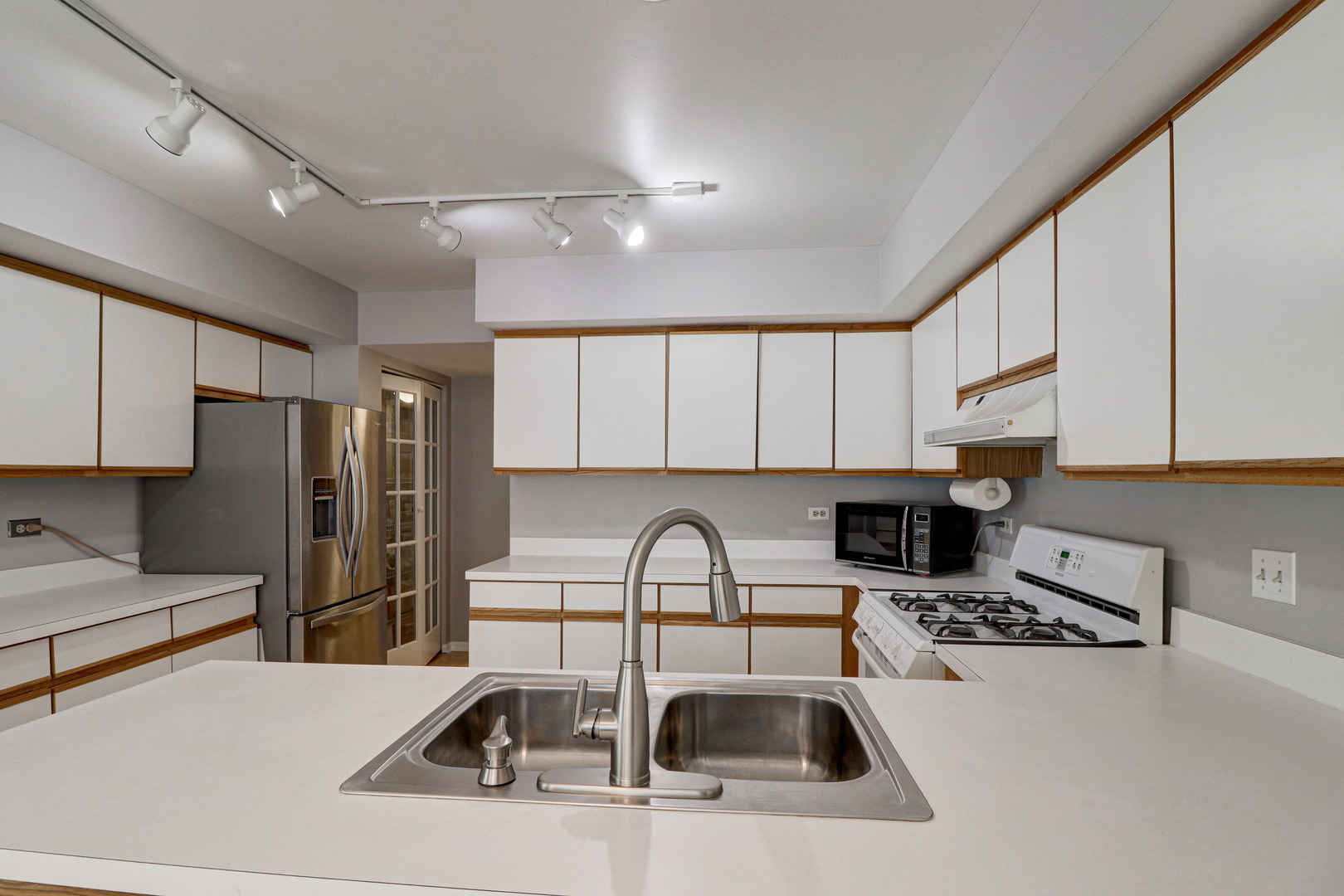 4808 Prestwick Place Hoffman Estates, IL 60010 - Photo 12 of 27