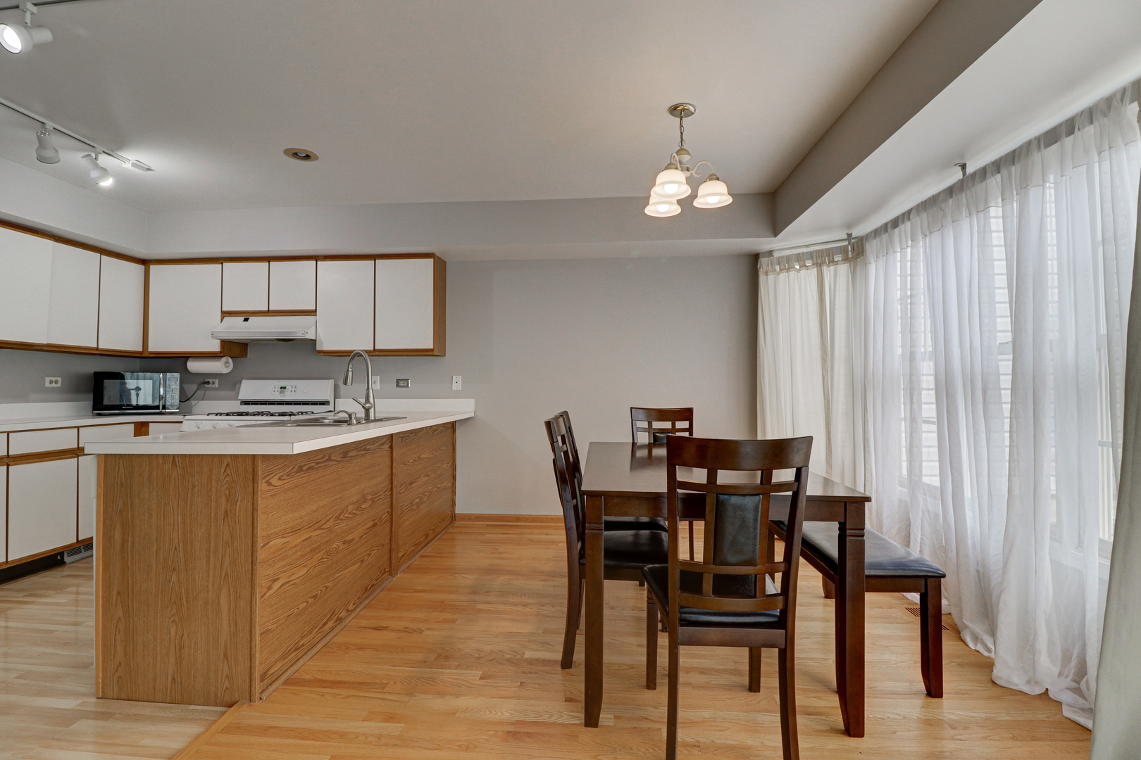 4808 Prestwick Place Hoffman Estates, IL 60010 - Photo 10 of 27