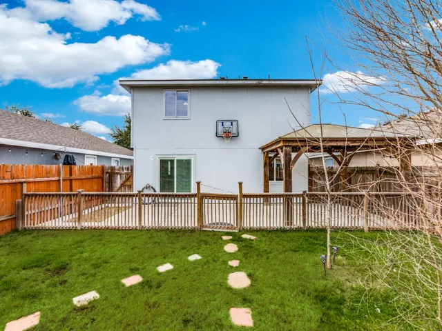 $1,975 | 3005 Crownover Street, Austin, TX 78725