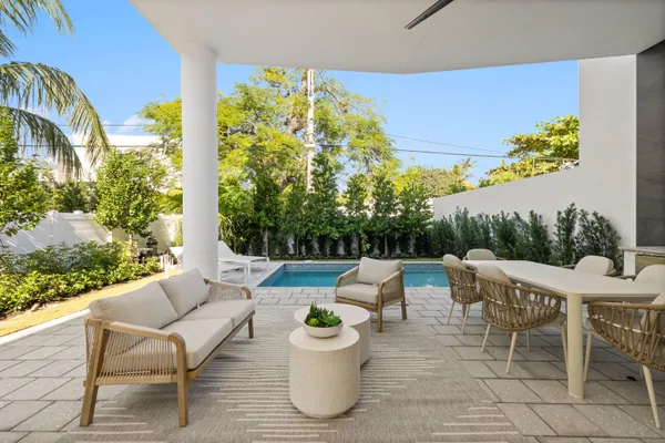 $2,995,000 | 723 Lake Avenue North, Delray Beach, FL 33483