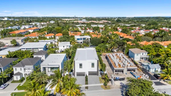 $2,995,000 | 723 Lake Avenue North, Delray Beach, FL 33483