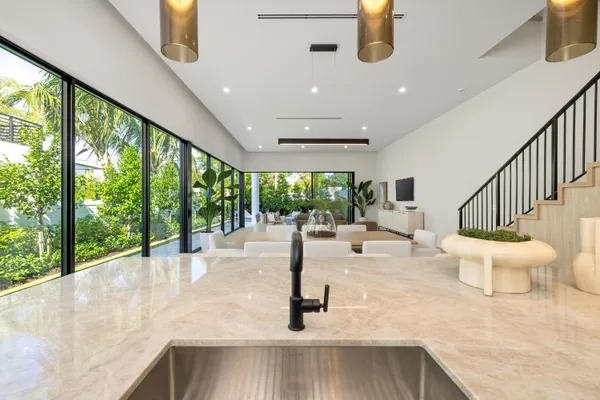 $2,995,000 | 723 Lake Avenue North, Delray Beach, FL 33483