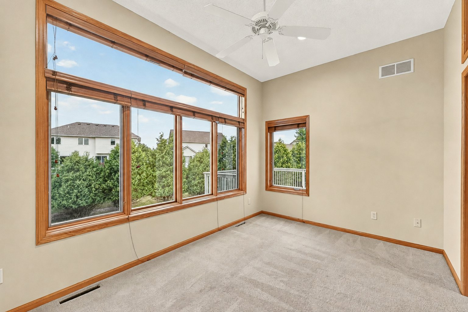 2322 Coral Court Northeast Rochester, MN 55906 - Photo 5 of 39 Gallery Image 5
