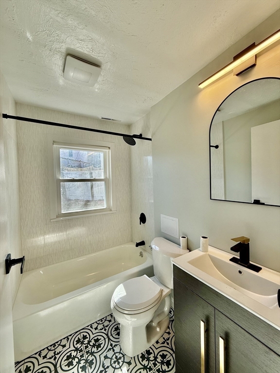 14 Patterson Street, Unit 14 Weymouth, MA 02189 - Photo 16 of 18