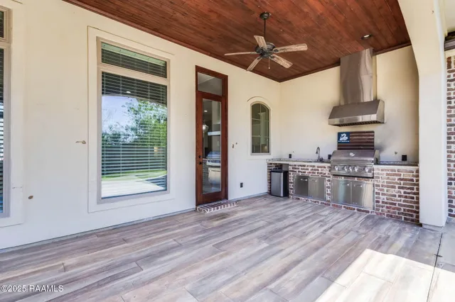 $573,500 | 501 Bronze Palm Way, Youngsville, LA 70592