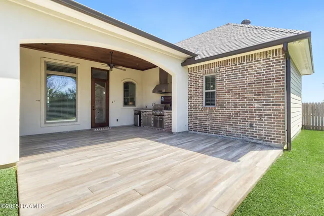 $573,500 | 501 Bronze Palm Way, Youngsville, LA 70592