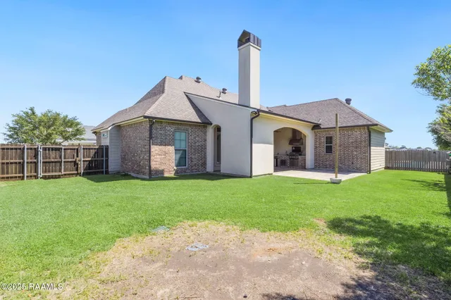 $573,500 | 501 Bronze Palm Way, Youngsville, LA 70592
