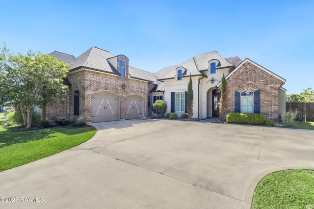 $573,500 | 501 Bronze Palm Way, Youngsville, LA 70592