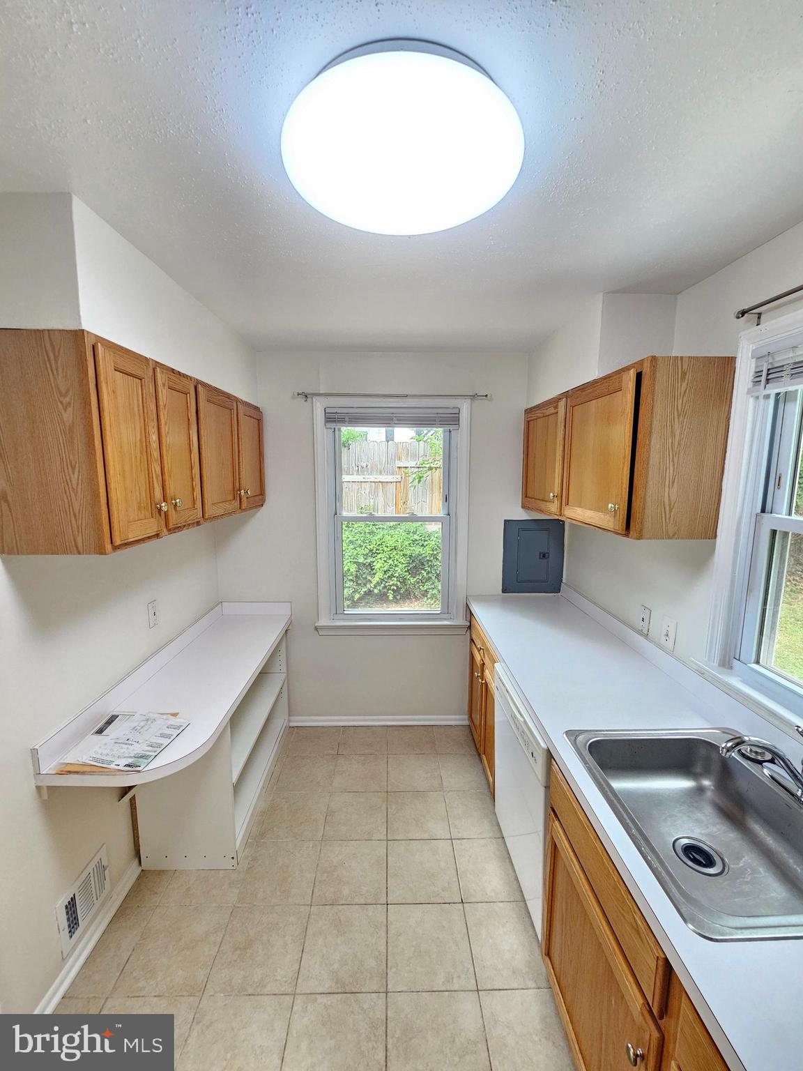 603 Pinewood Road Rockville, MD 20850 - Photo 9 of 32 Kitchen