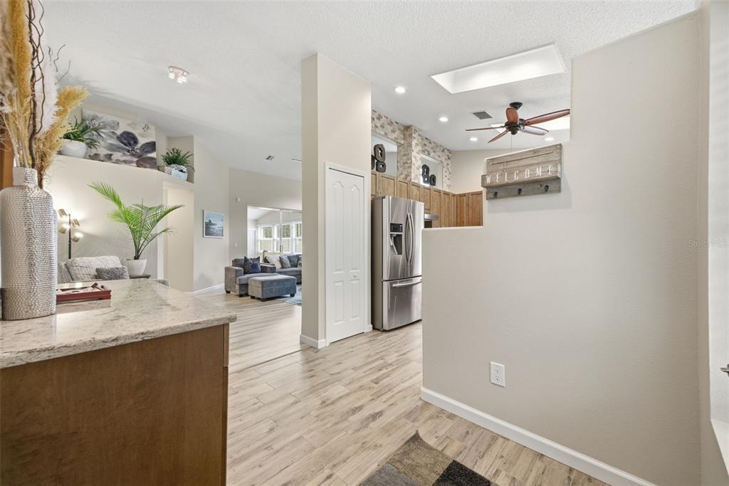 4852 Ridgemoor Circle Palm Harbor, FL 34685 - Photo 5 of 50