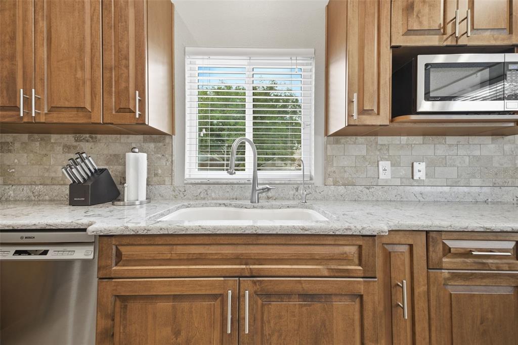 4852 Ridgemoor Circle Palm Harbor, FL 34685 - Photo 10 of 50