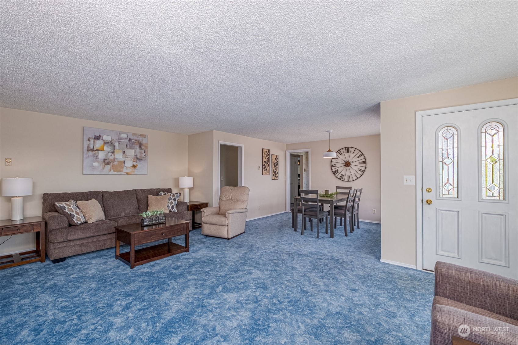 451 Statter Road Ephrata, WA 98823 - Photo 2 of 23 a living room with furniture and a table