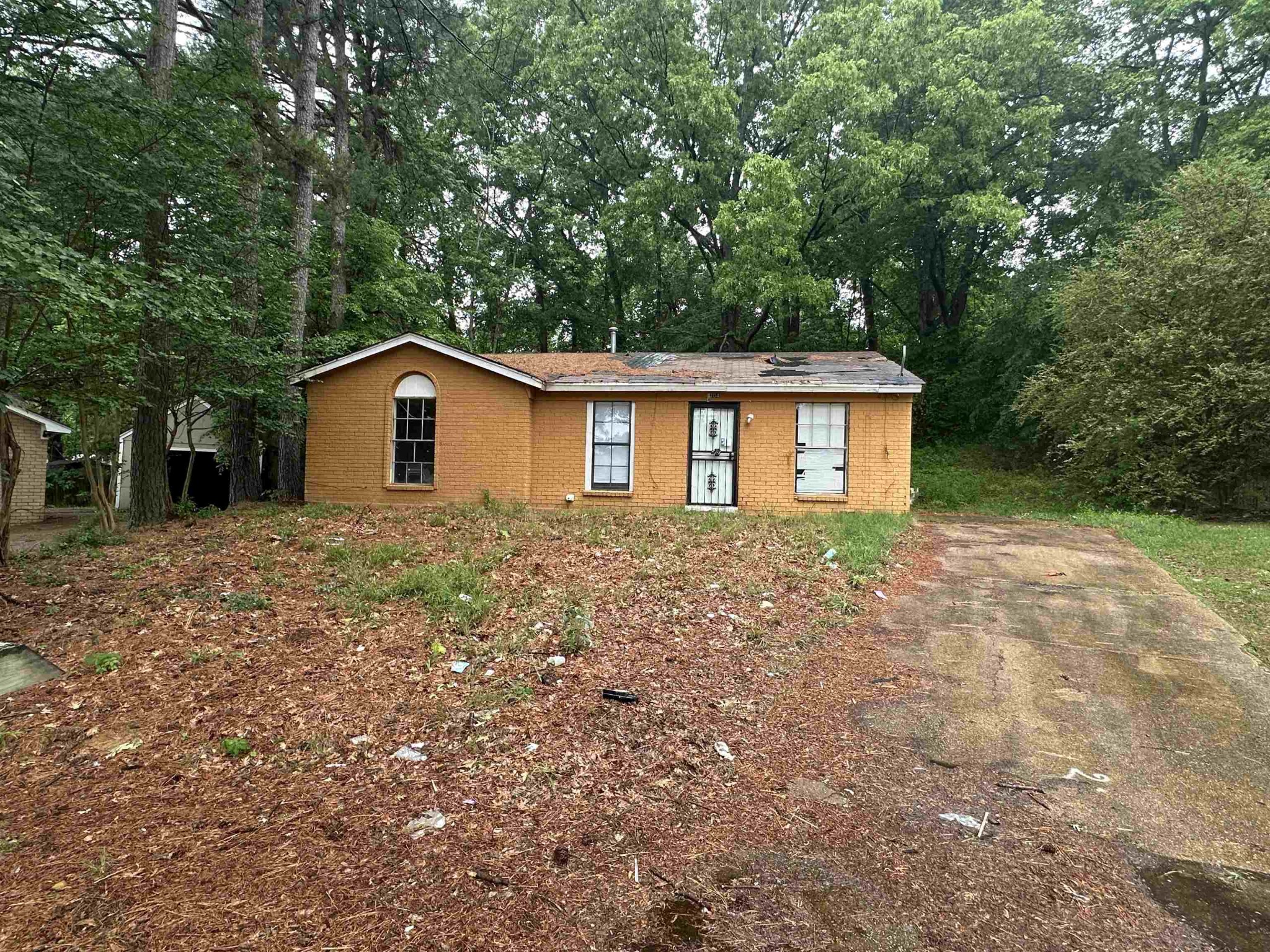 3704 Ridgemont Road Memphis, TN 38128 - Photo 1 of 21 Gallery Image 1