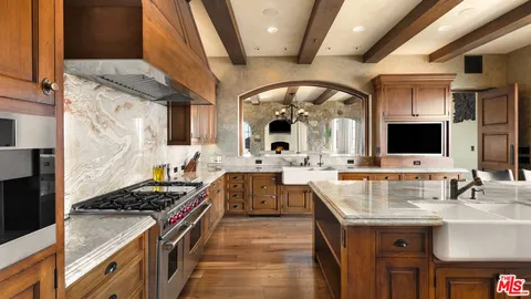 $21,000,000 | 340 Kanan Dume Road, Malibu, CA 90265