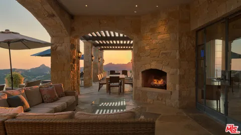 $21,000,000 | 340 Kanan Dume Road, Malibu, CA 90265