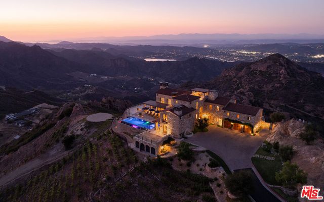 $21,000,000 | 340 Kanan Dume Road, Malibu, CA 90265